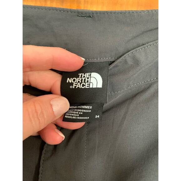 The North Face Cargo Short 8" inseam Grayish Blue Multi Pocket Men's Size 34 - Picture 3 of 9